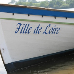 27 Fille de Loire