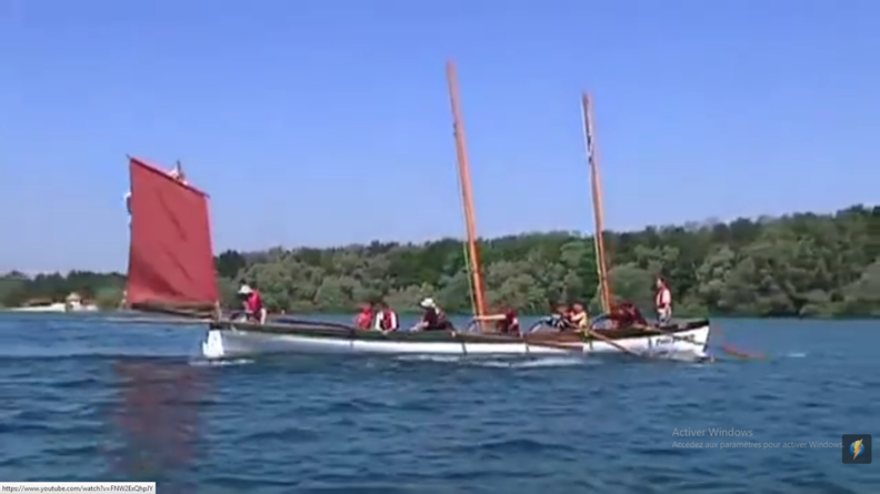 Drôles de bateaux sur le Lac d'Orient (Aube) - YouTube - Mozilla Firefox 2017-07-21 10.50.27.png