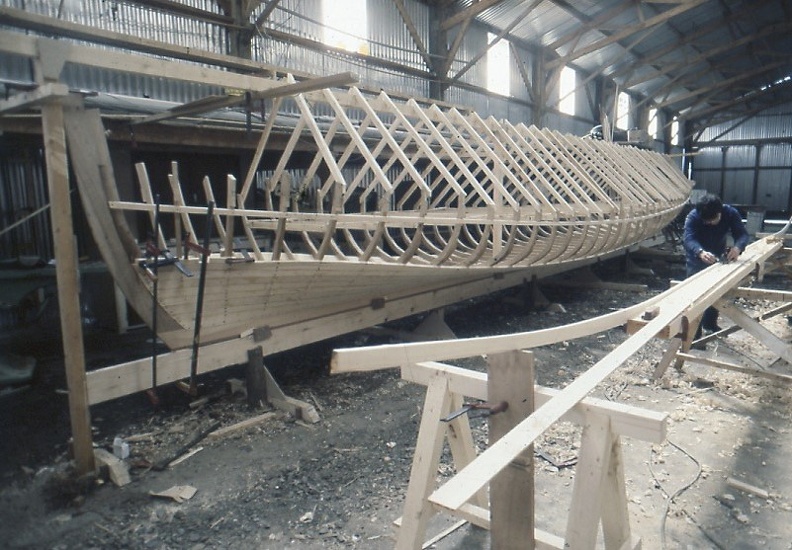 Fraternité a été construite en 1985-1986 au chantier de Charles Fresneau, à Saint-Lunaire, près de Saint-Malo. f3.jpg
